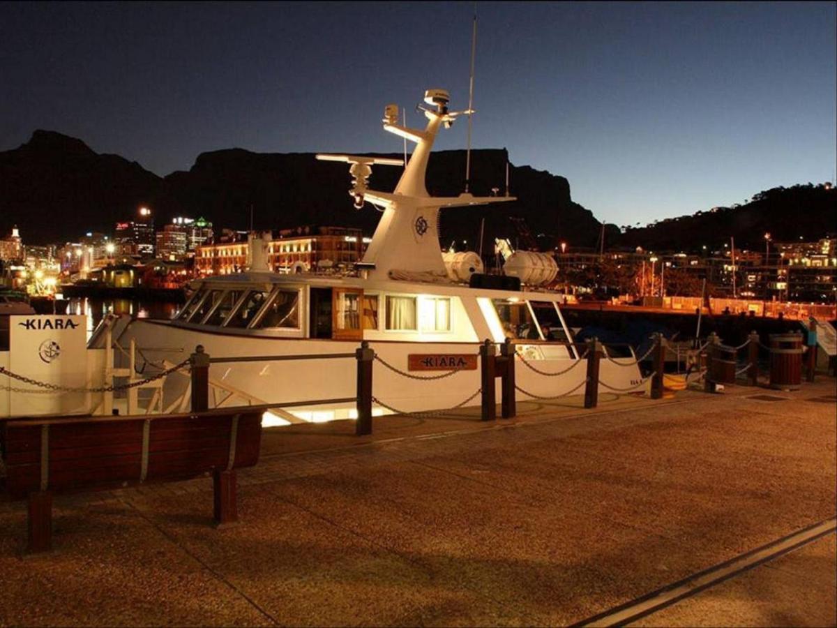 Motor Yacht Kiara Bed & Breakfast Cape Town Exterior photo