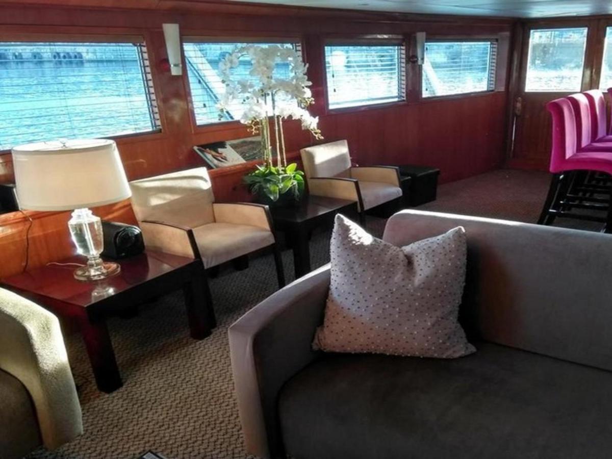 Motor Yacht Kiara Bed & Breakfast Cape Town Exterior photo